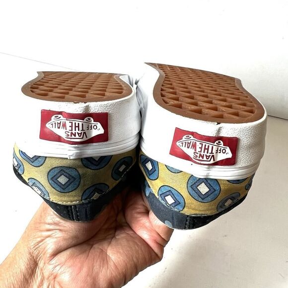 VANS OFF The Wall Red Mix Print Canvas Skate Shoes Women's 6 Low Lace Up Sneaker - Picture 7 of 11